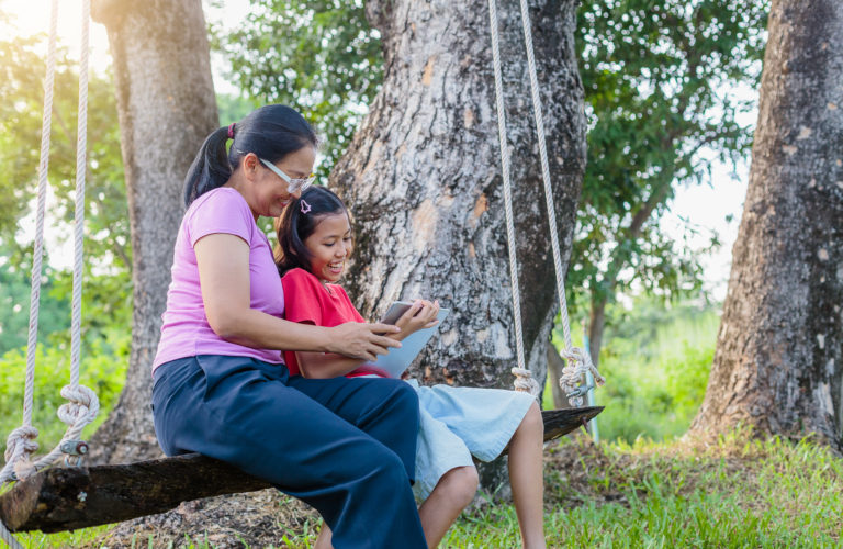 summer reading to child